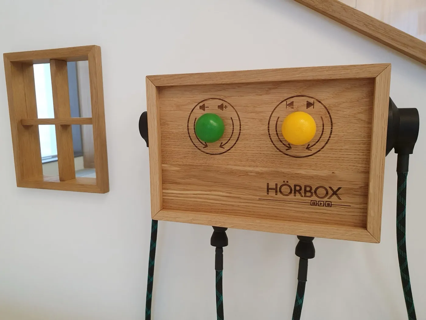 HÖRBOX Player im Hausgehäuse aus Schweizer Holz